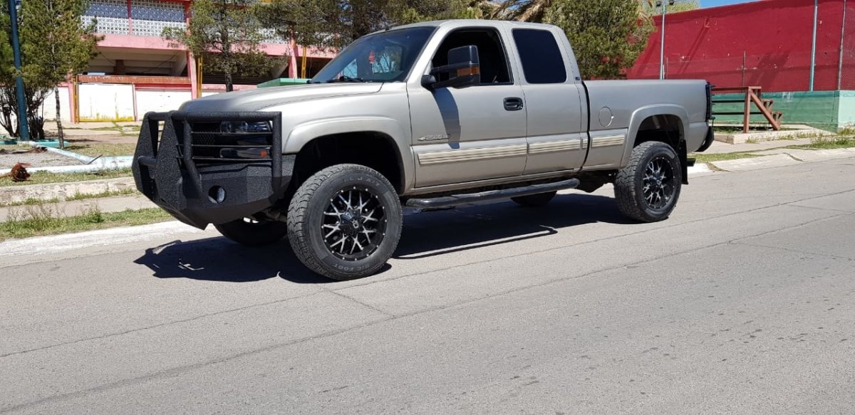 2000-2002 Chevrolet Silverado 2500/3500 Front Bumper - Iron Bull BumpersFRONT IRON BUMPER