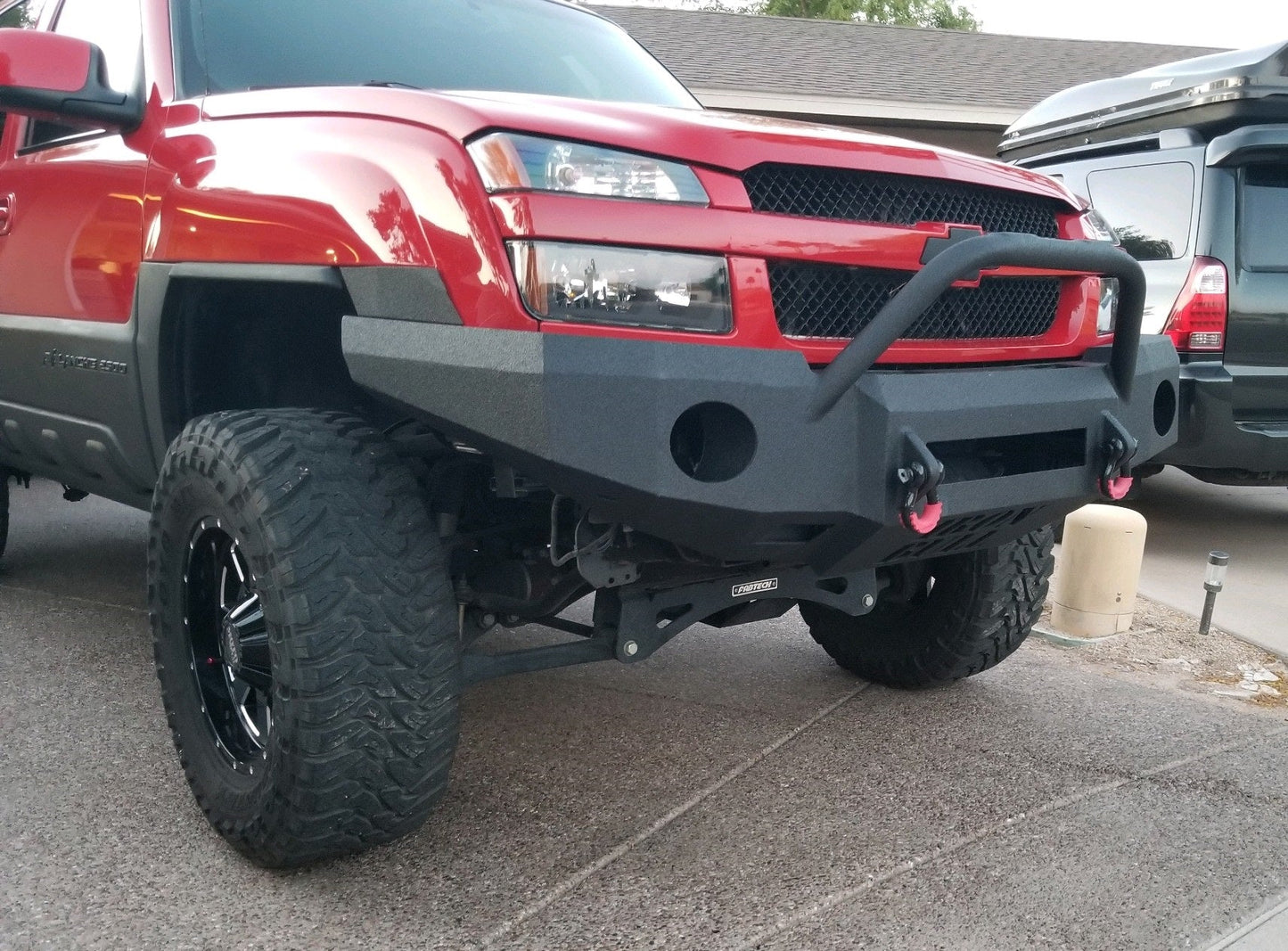 2002-2006 Chevrolet Avalanche 2500 Front Bumper (CLADDED VERSION ONLY) - Iron Bull BumpersFRONT IRON BUMPER